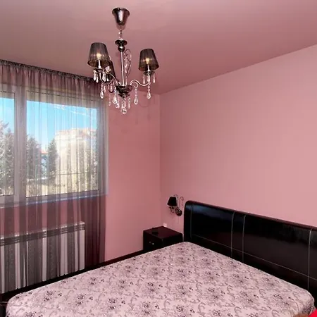 Spacious Flat In The Greek District Διαμέρισμα *