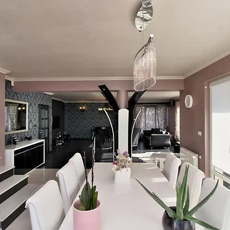 Spacious Flat In The Greek District * Βάρνα